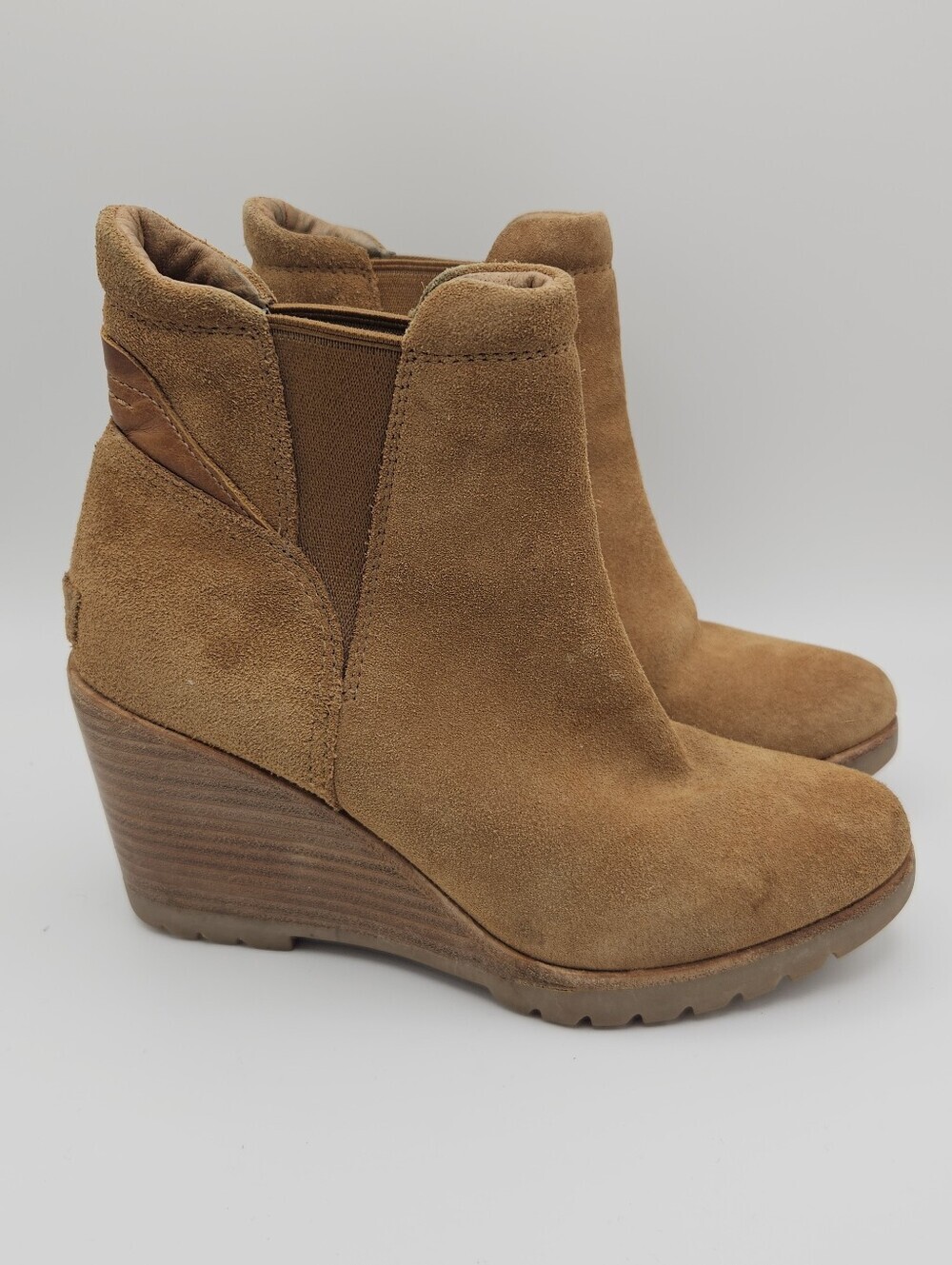 Sorel After Hours Chelsea Wedge Boots camel suede size 6